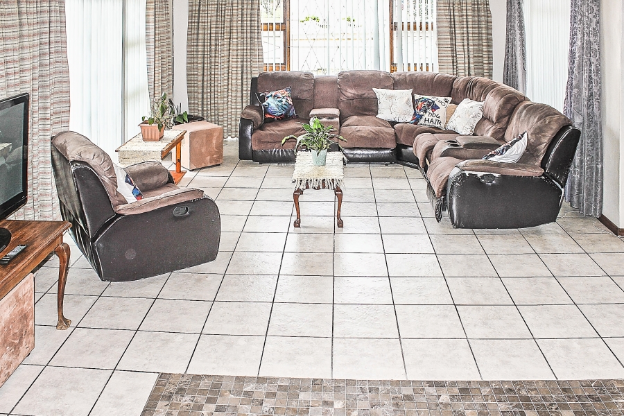 3 Bedroom Property for Sale in Bredasdorp Western Cape